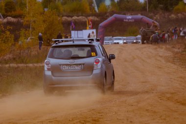 Moskova Bölgesi, Rusya - 28.09.2019: Otomobil Biatlon 'daki ilk yarışmalar 