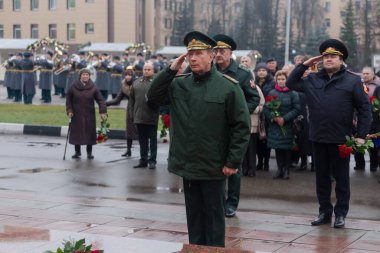 Moskova, Rusya - 23.12.2019: Rusya Federasyonu Ulusal Muhafız Teşkilatı Başkanı General Viktor Zolotov, görev sırasında ölen Rosgvardia çalışanlarının aileleriyle bir araya geldi.