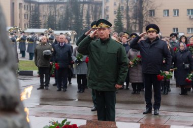 Moskova, Rusya - 23.12.2019: Rusya Federasyonu Ulusal Muhafız Teşkilatı Başkanı General Viktor Zolotov, görev sırasında ölen Rosgvardia çalışanlarının aileleriyle bir araya geldi.