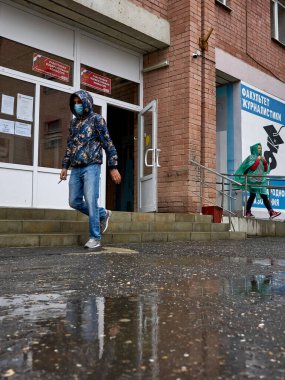 Voronezh, Rusya - 19.09.2021: Voronezh bölgelerinden birinde Rusya Devlet Duma 'sına seçimler