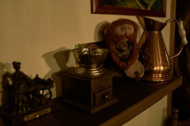 Voronezh, Rusya - 24,12,2021: Aralık ayının sonundan beri, insanlar Yeni Yıl tatillerinin uçurumuna batmış durumdalar