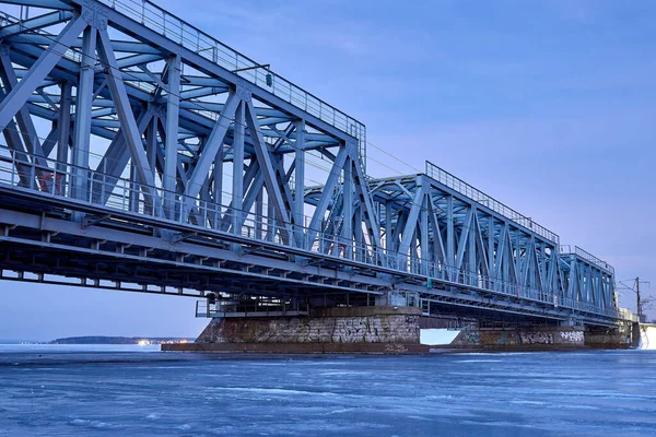 View Railway Bridge Frozen Voronezh Reservoir Dusk — Stok fotoğraf