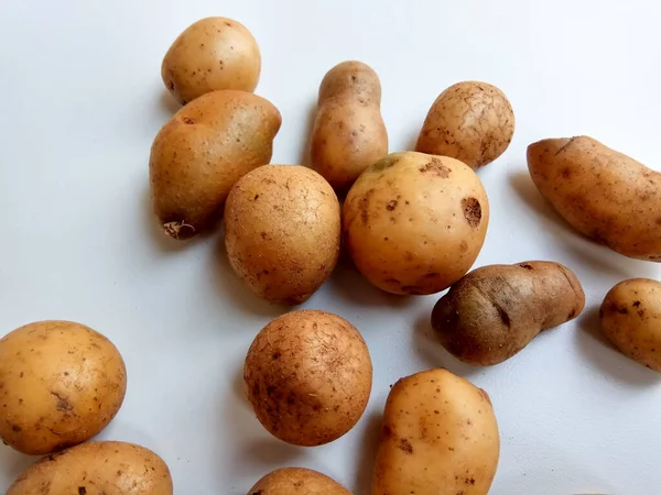 Batatas Para Bebés Não Descascadas Não Cozidas Solanum Tuberosum Isoladas — Fotografia de Stock