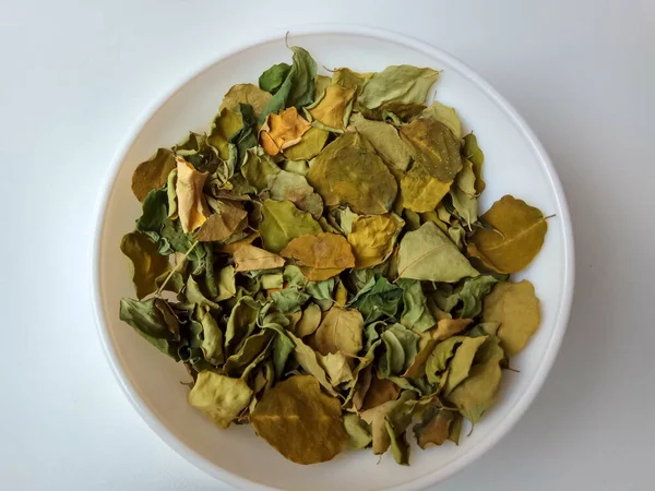 Getrocknete Moringa Blätter Oder Moringa Oleifera Einer Weißen Schüssel Isoliert — Stockfoto