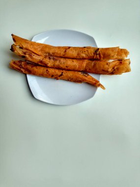 Kızarmış muz çikolatalı karamel, Endonezya 'da popüler ve ucuz atıştırmalıklar. Tatlı ve çıtır çıtır