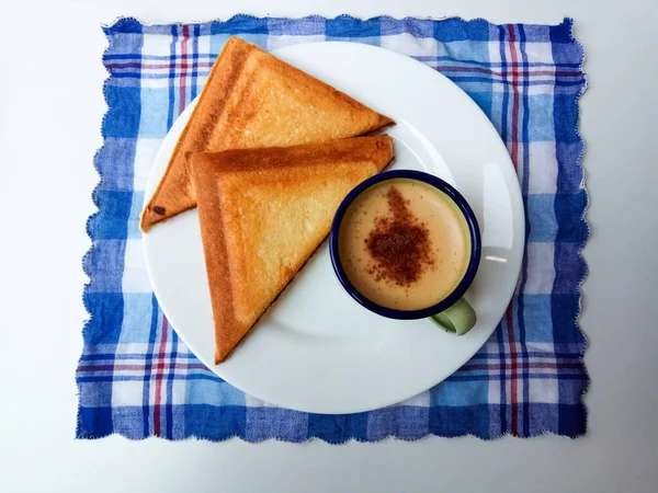 Toasts Triangulaires Une Tasse Café Servis Sur Une Assiette Blanche — Photo