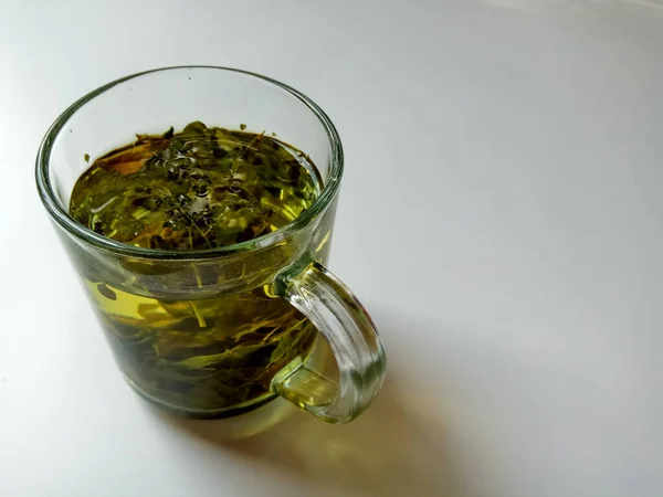 Moringa Oleifera Травяной Чай Внутри Прозрачного Стекла Изолированные Белом Фоне — стоковое фото