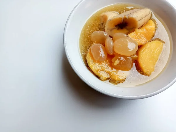 Kolak Oder Indonesisches Dessert Aus Banane Palmsamen Und Süßkartoffeln Einer — Stockfoto