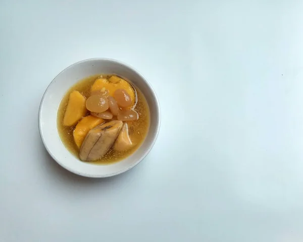 Kolak Eller Indonesisk Dessert Laget Banan Palmefrø Søtpoteter Hvit Skål – stockfoto