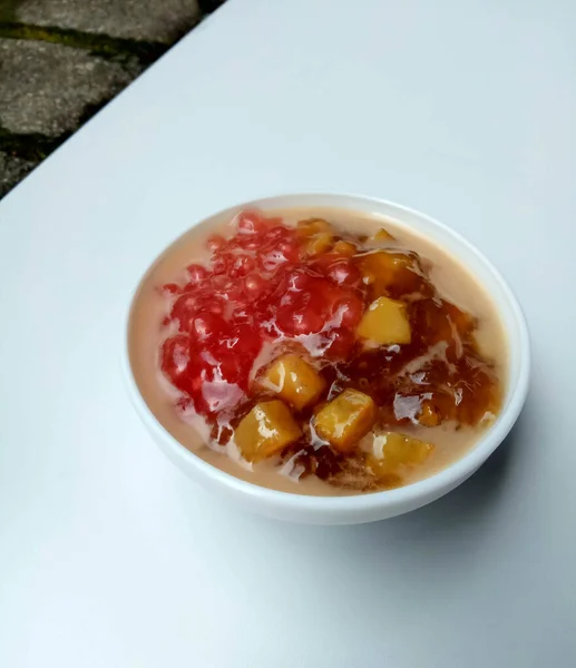 Blanding Indonesisk Dessertgrøt Bubur Mutiara Sago Perls Grøt Bubur Ubi – stockfoto