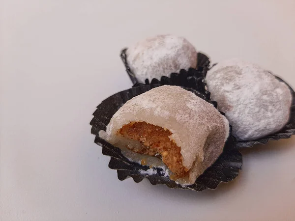 Moaci Sau Mochi Acoperite Făină Albă Versiunea Indoneziană Tort Orez — Fotografie, imagine de stoc