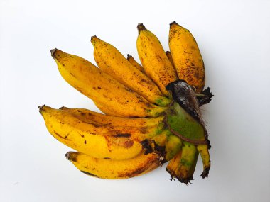 AAB grubundan bir tarak raja veya pisang raja veya Musa paradisiaca. Beyaz arkaplanda izole edilmiş