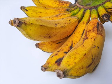 AAB grubundan bir tarak raja veya pisang raja veya Musa paradisiaca. Beyaz arkaplanda izole edilmiş