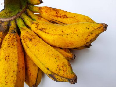 AAB grubundan bir tarak raja veya pisang raja veya Musa paradisiaca. Beyaz arkaplanda izole edilmiş