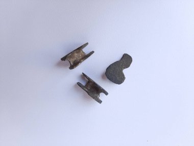 Endonezya 'da geleneksel oyun, bola bekel. Beyaz arkaplanda izole edilmiş.