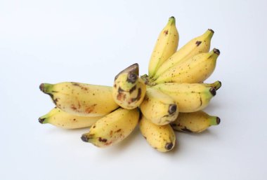 Bir tarak Lady Finger Bananas veya Sugar Bananas veya Fig Bananas veya Date Bananas veya Moses Acuminata. Beyaz arkaplanda izole