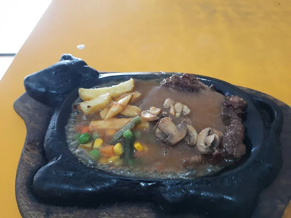 Steak Boeuf Avec Sauce Aux Champignons Légumes — Photo