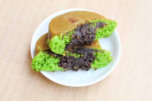 Pukis Colore Verde Con Topping Cioccolato Fuso Pukis Dolce Tradizionale — Foto Stock