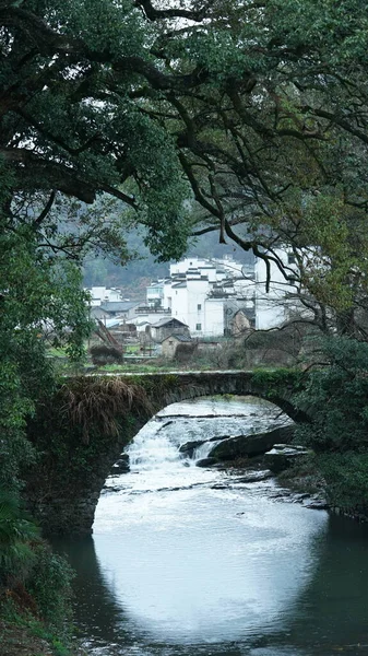 Velha Ponte Pedra Arqueada Feita Muitos Anos Campo China — Fotografia de Stock