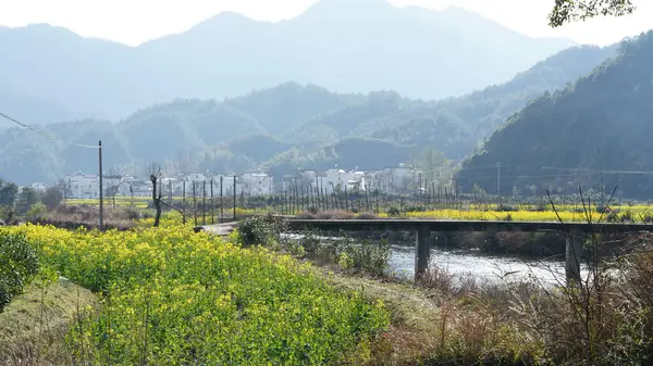 Vue Magnifique Ancienne Sur Village Chinois Traditionnel Avec Les Montagnes — Photo