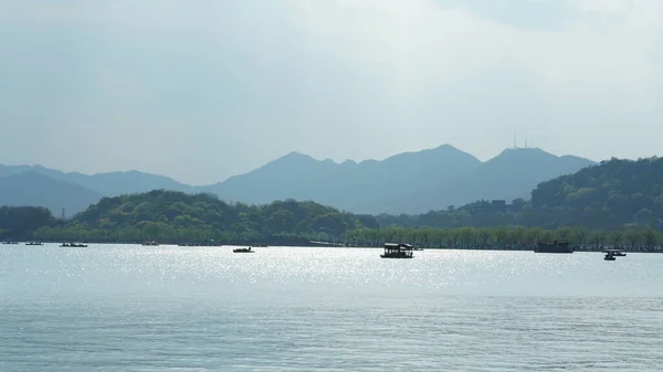 Beautiful Lake Landscapes Hangzhou City China Spring Peaceful Lake Fresh — 图库照片