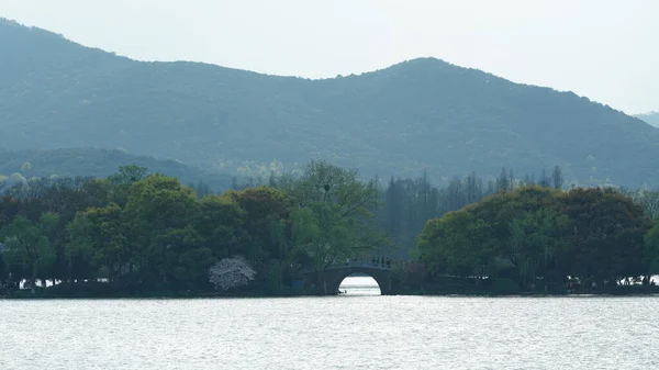 Die Schönen Seenlandschaften Der Chinesischen Stadt Hangzhou Frühling Mit Dem — Stockfoto