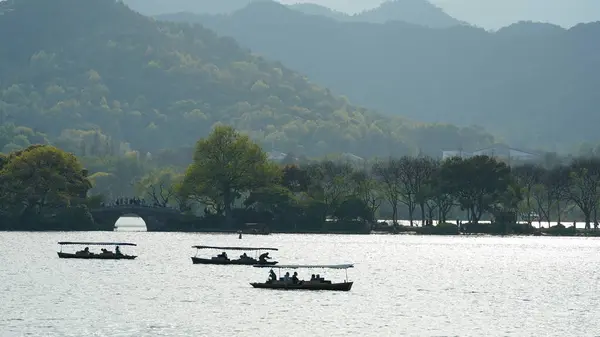 Beautiful Lake Landscapes Hangzhou City China Spring Peaceful Lake Fresh — Fotografia de Stock