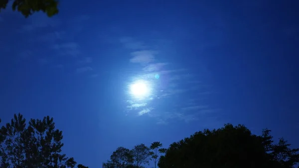 Maan Avond Uitzicht Met Heldere Maan Aan Donkere Lucht Avond — Stockfoto