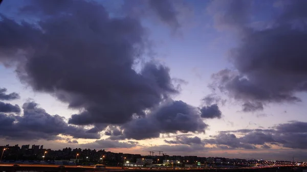 Naplemente Panorámás Kilátás Színes Felhők Égen — Stock Fotó