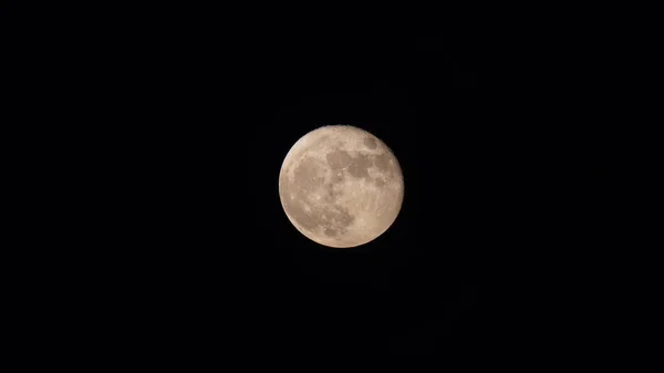 Вид Місяць Яскравим Місяцем Темному Небі Вночі — стокове фото