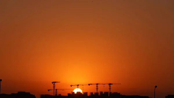 Den Vackra Solnedgången Utsikt Med Färgglada Moln Och Himmel Staden — Stockfoto