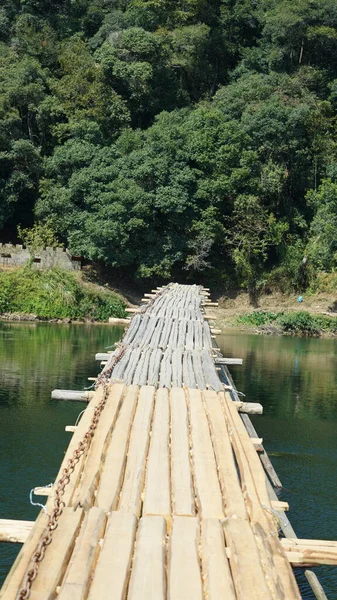 Vista Clásica Puente Madera Situado Campo China —  Fotos de Stock