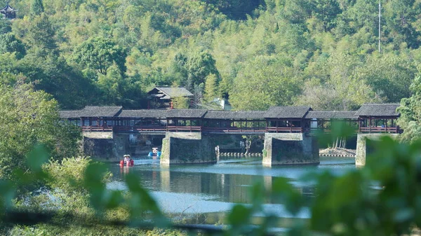 Oude Boogvormige Stenen Brug Uitzicht Gelegen Het Platteland Van China — Stockfoto