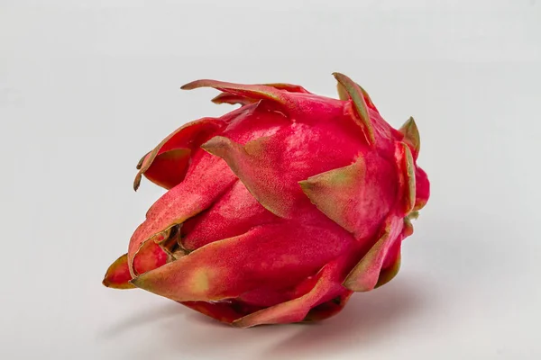 Fruta Exótica Del Dragón Pitaya Sobre Fondo Claro — Foto de Stock
