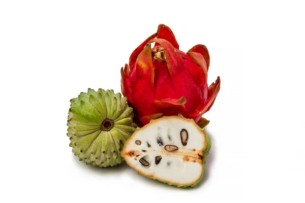 Fruta Exótica Atemoya Fruta Del Dragón Pitaya Sobre Fondo Blanco — Foto de Stock