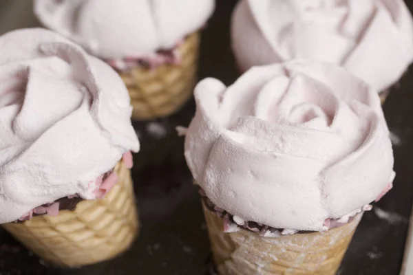 Marshmallow Buatan Sendiri Marshmallow Dalam Wafel Cone Meja Untuk Membuat — Stok Foto