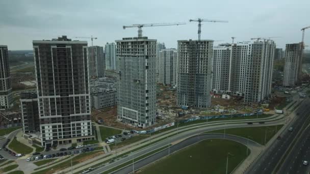 Construção Edifícios Modernos Vários Andares Construção Novo Quarteirão Edifícios Construção — Vídeo de Stock