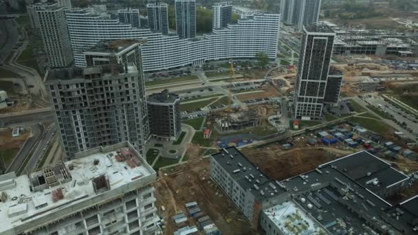 Строительство Современных Многоэтажных Зданий Строительство Нового Городского Квартала Строящиеся Здания — стоковое видео