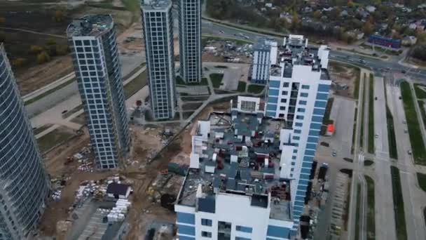 Construcción Modernos Edificios Varios Pisos Construcción Una Nueva Manzana Edificios — Vídeo de stock