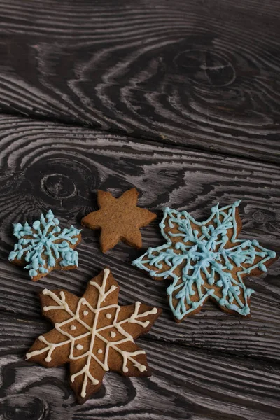 Gingerbread Cookies Shape Snowflake Decorated Sugar Glaze Gingerbread Cookies Shape — 图库照片