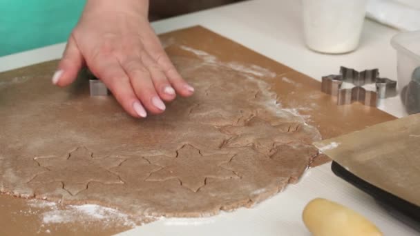 Woman Cuts Gingerbread Rolled Dough Metal Shape Form Snowflake Close — Vídeo de Stock