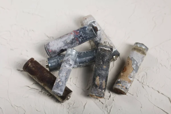 Pilhas Resíduos Corroídas Baterias Acumuladores Tipo Dedo Para Eliminação Reciclagem Fotografia De Stock