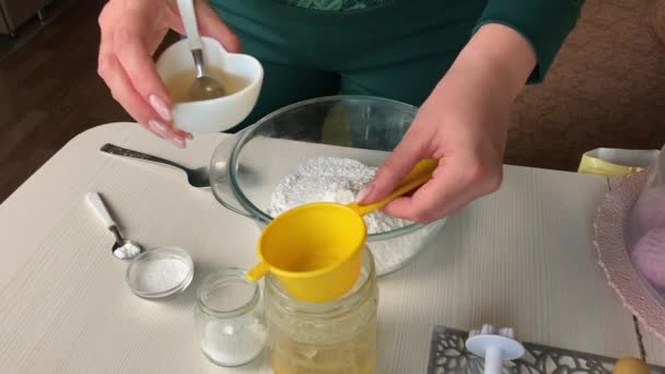 Woman Adds Dissolved Gelatin Honey Makes Pastry Mastic Ingredients Cooking — Stock Video