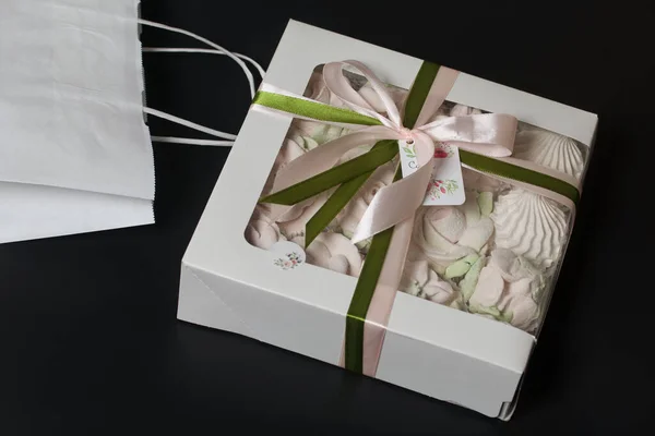 Homemade Marshmallow Gift Box Tied Ribbon Tied Bow Black Background — Zdjęcie stockowe