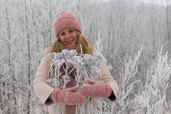 Girl Winter Clothes Snow Covered Landscape Portrait Woman Close — Zdjęcie stockowe