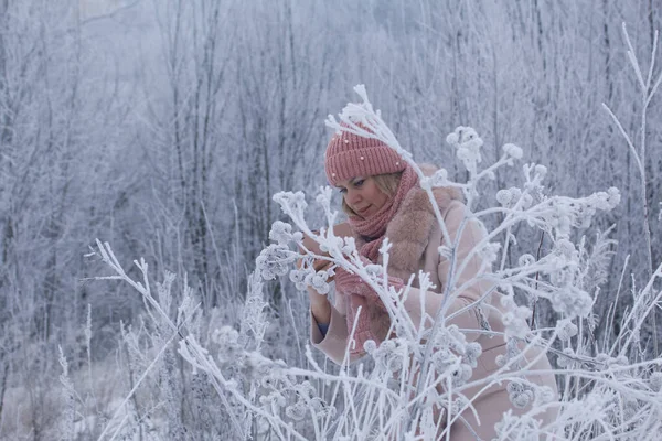 Girl Winter Clothes Snow Covered Landscape Portrait Woman Close — стоковое фото