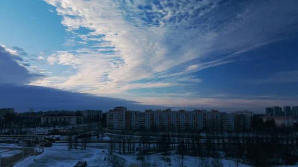 Flying Snowy Park City Visible Horizon Aerial Photography — Foto Stock