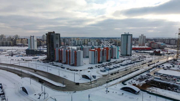 블록의 건물들 건설중이다 건축용 기중기 겨울의 — 스톡 사진