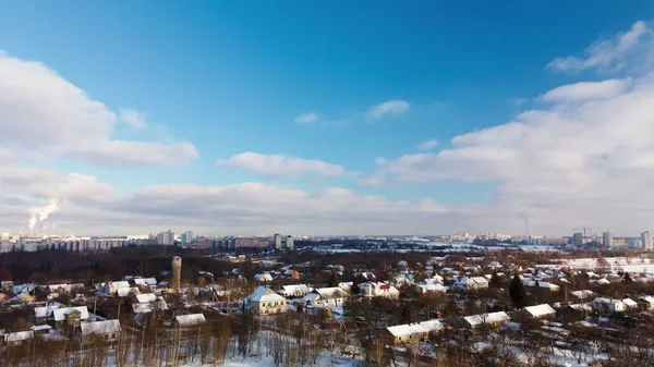 Düşük Seviyeli Şehir Gelişimi Zemin Binalar Karla Kaplı Kış Şehri — Stok fotoğraf