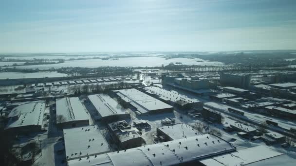 Εργοστάσια Καλυμμένα Χιόνι Σιδηροδρομικό Στο Πίσω Φως Του Ήλιου Που — Αρχείο Βίντεο